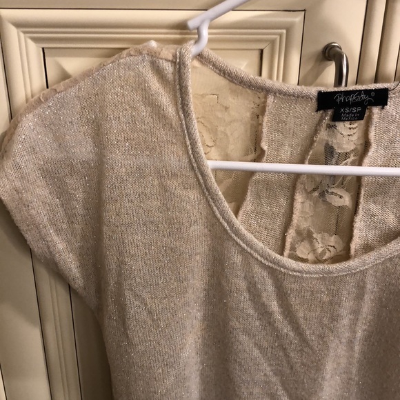 Phopsody Top with Floral Lace Detail - Picture 2 of 11